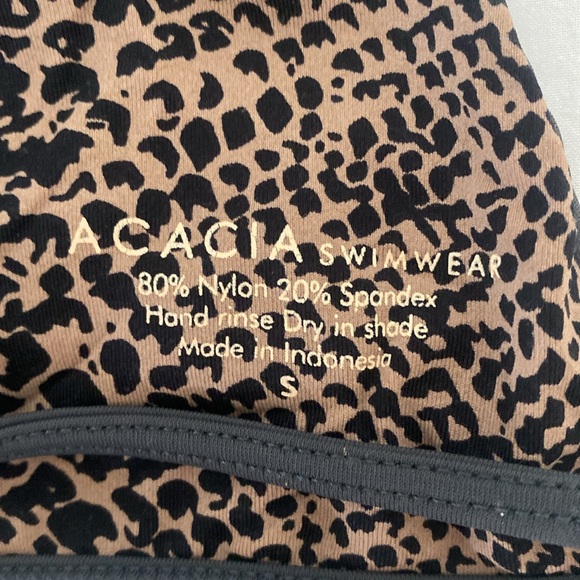 Acacia Swimwear Santorini top size small fixed triangle top in gray - Picture 2 of 2